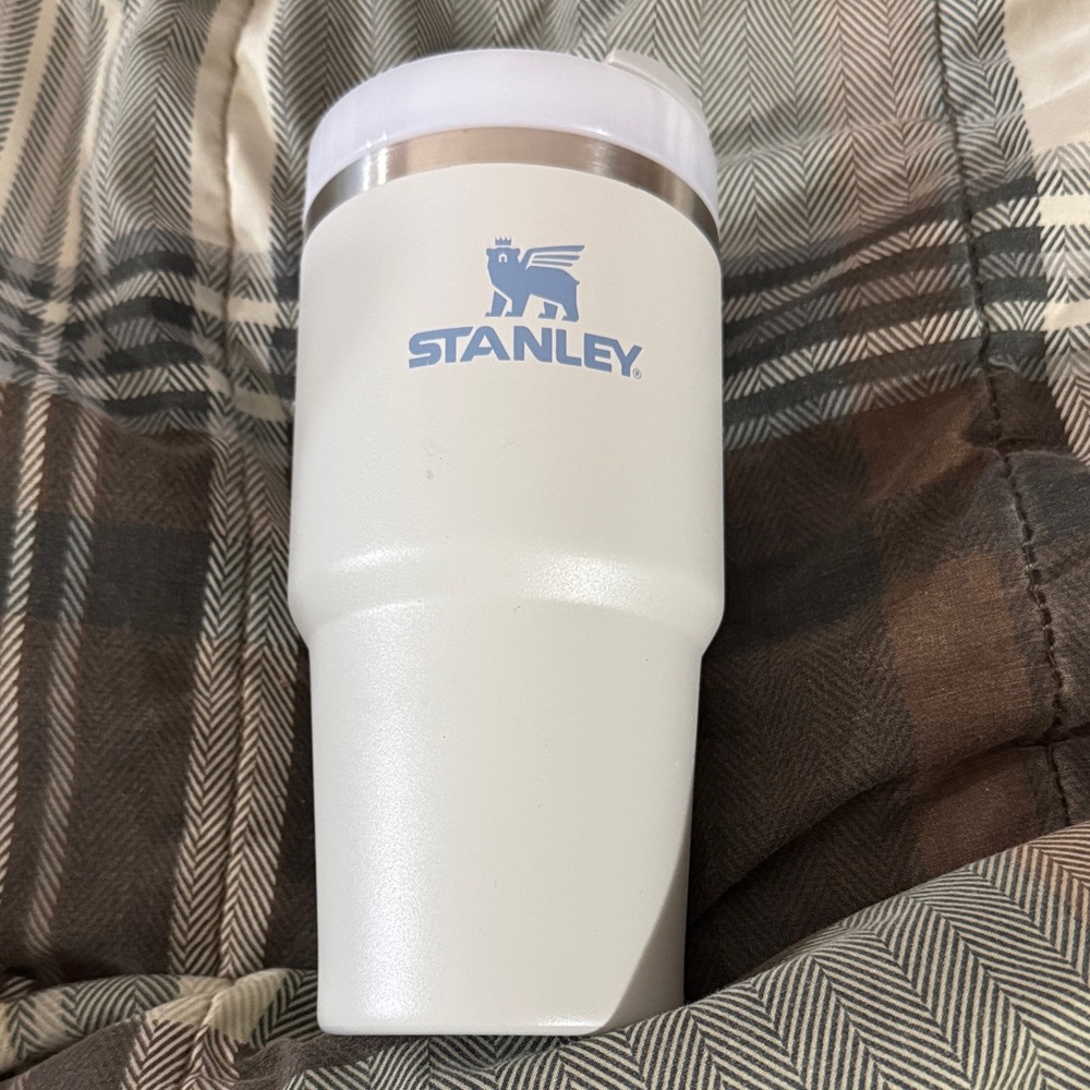 Stanley light gray Tumbler with Light Blue Logo 20 oz